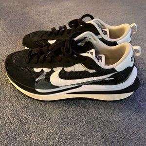 New Sacai Vaporwaffle Black White